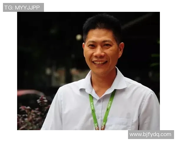 李根：从篮球场上的拼搏者到生活中的坚韧者的成长故事